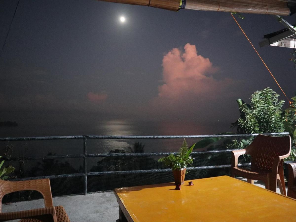 The View Padang, Amazing View, 8 Mins Mentawai Fast Ferry, Cold Beer,Close To Restaurants Padang (Sumatra) Buitenkant foto