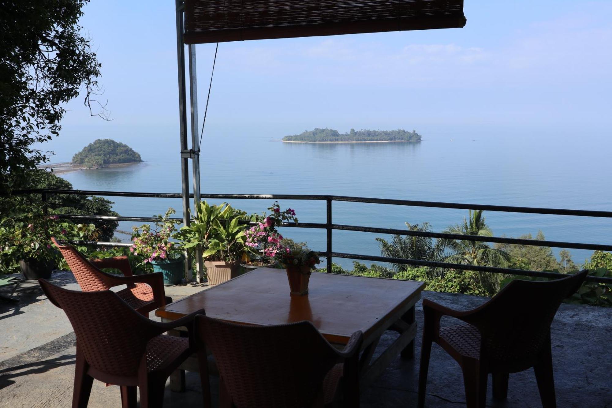The View Padang, Amazing View, 8 Mins Mentawai Fast Ferry, Cold Beer,Close To Restaurants Padang (Sumatra) Buitenkant foto