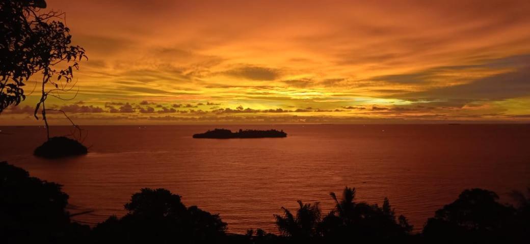 The View Padang, Amazing View, 8 Mins Mentawai Fast Ferry, Cold Beer,Close To Restaurants Padang (Sumatra) Buitenkant foto