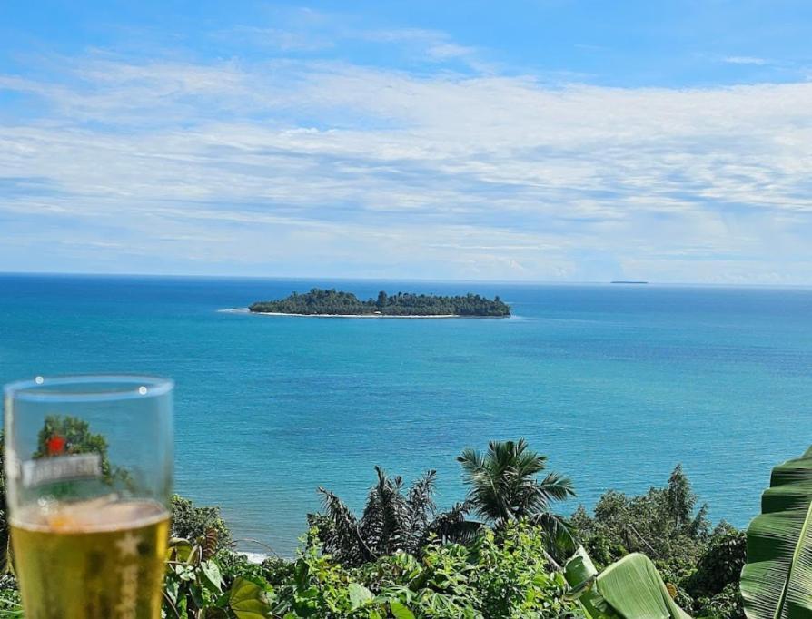 The View Padang, Amazing View, 8 Mins Mentawai Fast Ferry, Cold Beer,Close To Restaurants Padang (Sumatra) Buitenkant foto