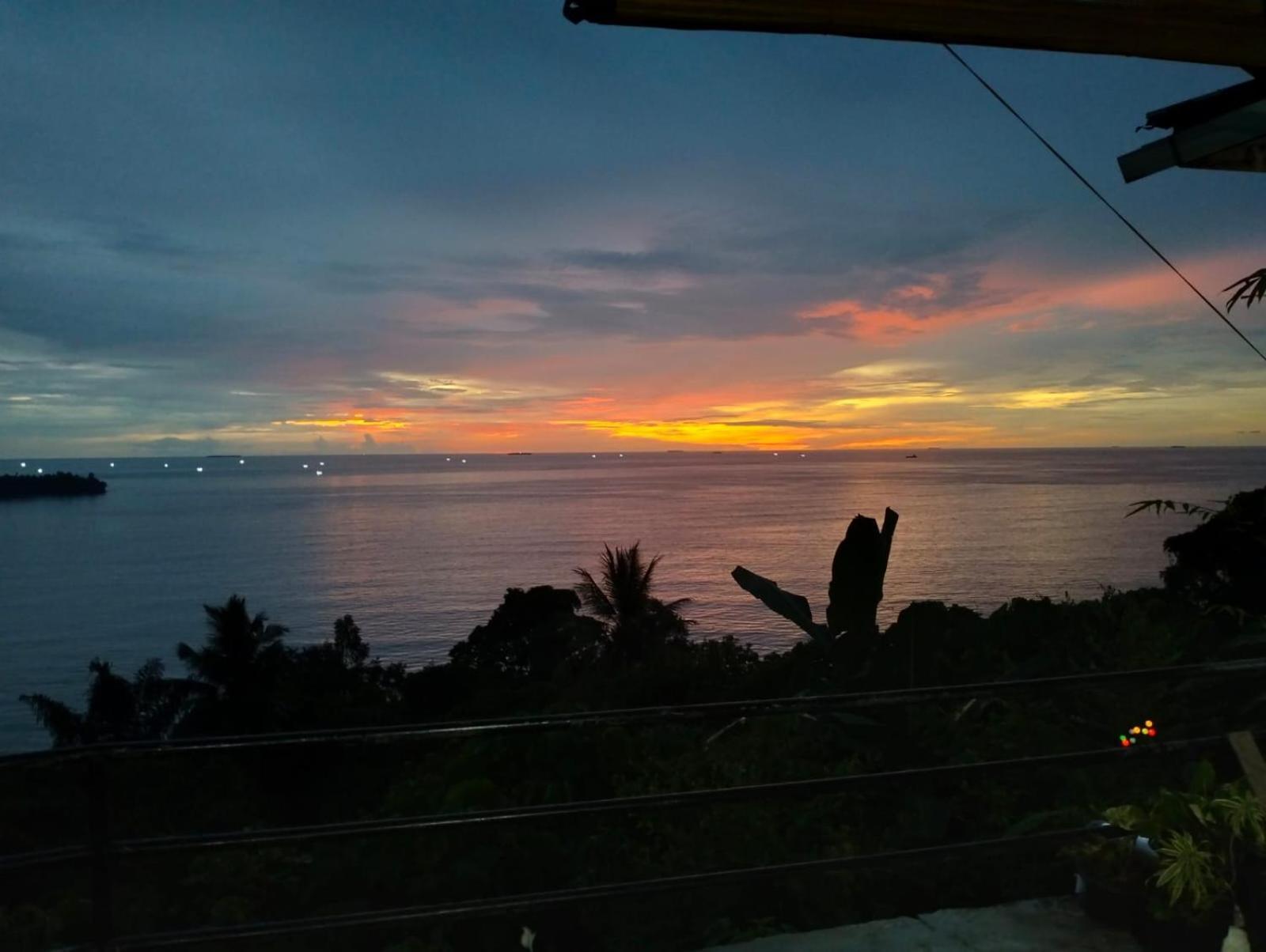 The View Padang, Amazing View, 8 Mins Mentawai Fast Ferry, Cold Beer,Close To Restaurants Padang (Sumatra) Buitenkant foto